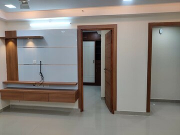 Room in 3 BHK Apartment at Rajapushpa Provincia, Narsingi – for Rent