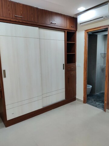 Room in 3 BHK Apartment at Rajapushpa Provincia, Narsingi – for Rent