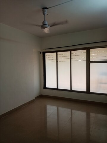 Room in 2 BHK Apartment at Andheri West – for Rent