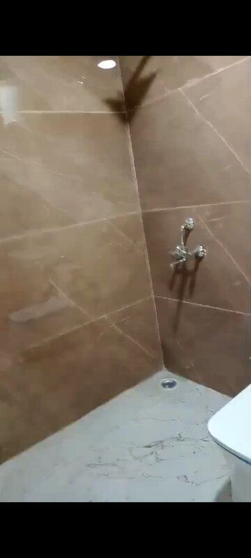 Master Bedroom in 3 BHK Builder Floor at Palm Residency Chhatarpur, Chattarpur – for Rent