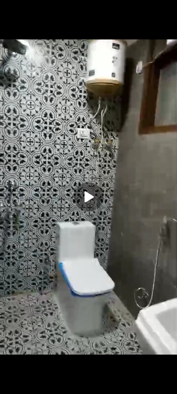 Master Bedroom in 3 BHK Builder Floor at Palm Residency Chhatarpur, Chattarpur – for Rent