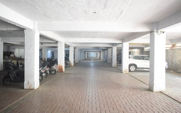 Showroom For Sale in Sangani Shaligram Lakeview, Near Vaishno Devi Circle On Sg Highway