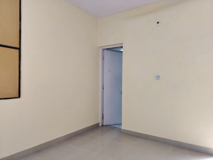 Room, sarita-vihar-pocket-j-rwa 2 Bedroom 929 Sq.Ft. Apartment In Sarita Vihar Delhi 8489518