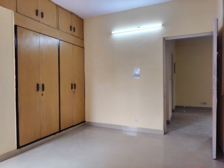Room, sarita-vihar-pocket-j-rwa 2 Bedroom 929 Sq.Ft. Apartment In Sarita Vihar Delhi 8489518