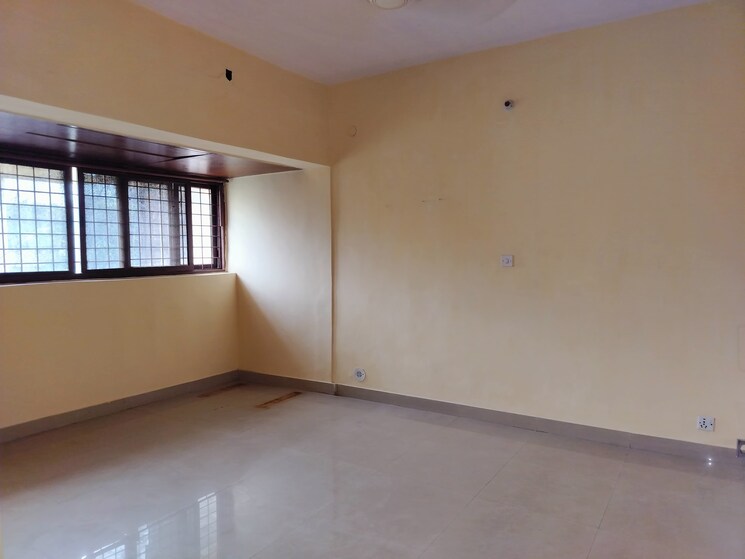 Room, sarita-vihar-pocket-j-rwa 2 Bedroom 929 Sq.Ft. Apartment In Sarita Vihar Delhi 8489518