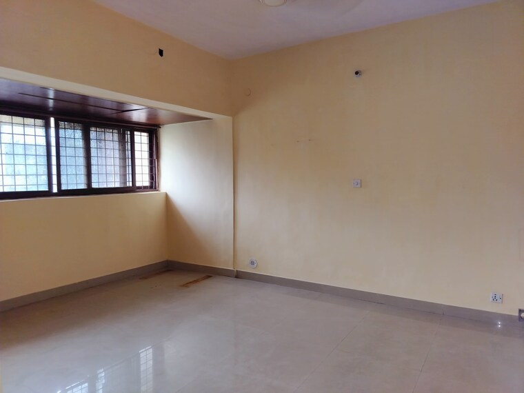 Room, sarita-vihar-pocket-j-rwa 2 Bedroom 929 Sq.Ft. Apartment In Sarita Vihar Delhi 8489518