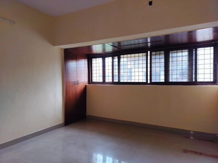 Room, sarita-vihar-pocket-j-rwa 2 Bedroom 929 Sq.Ft. Apartment In Sarita Vihar Delhi 8489518