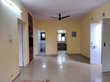 Room in 2 BHK Apartment at Sarita Vihar Pocket-J RWA, Sarita Vihar – for Sale