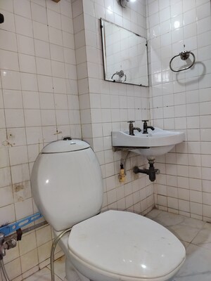 Bathroom in 2 BHK Apartment at Sarita Vihar Pocket-J RWA, Sarita Vihar – for Sale