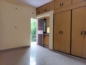 Room in 2 BHK Apartment at Sarita Vihar Pocket-J RWA, Sarita Vihar – for Sale