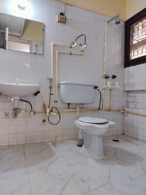 Bathroom in 2 BHK Apartment at Sarita Vihar Pocket-J RWA, Sarita Vihar – for Sale