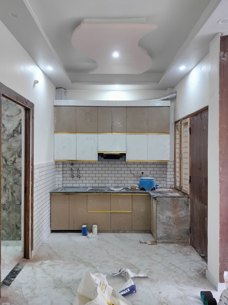 Kitchen, new-friends-colony 5 Bedroom 105 Sq.Yd. Independent House In Sanjay Nagar Ghaziabad 8489605