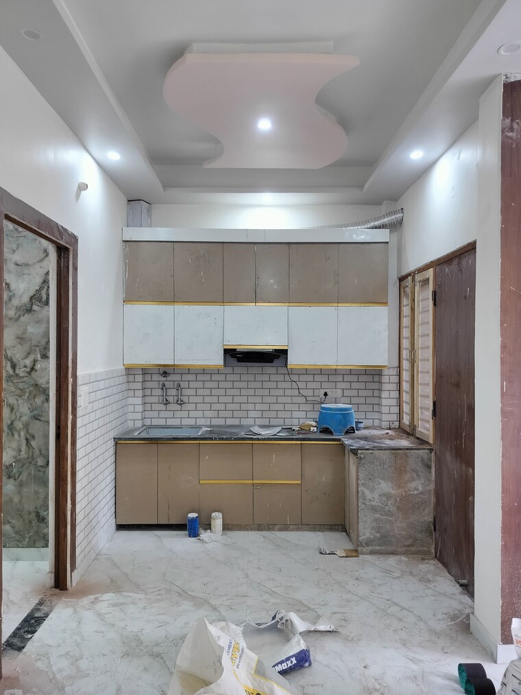 Kitchen, new-friends-colony 5 Bedroom 105 Sq.Yd. Independent House In Sanjay Nagar Ghaziabad 8489605