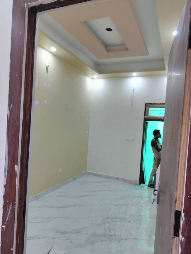 Room, new-friends-colony 5 Bedroom 105 Sq.Yd. Independent House In Sanjay Nagar Ghaziabad 8489605