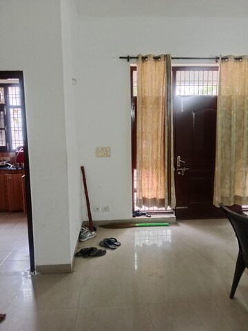Living Room in 2.5 BHK Independent House at Ansals Sushant City – for Rent