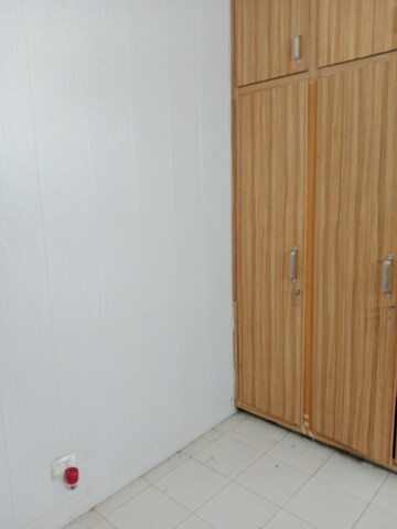 Room in 2.5 BHK Independent House at Ansals Sushant City – for Rent