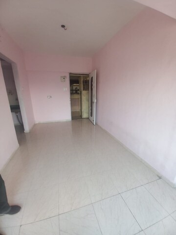 Room in 1 BHK Apartment at Bhoomi Samarth, Goregaon East – for Rent