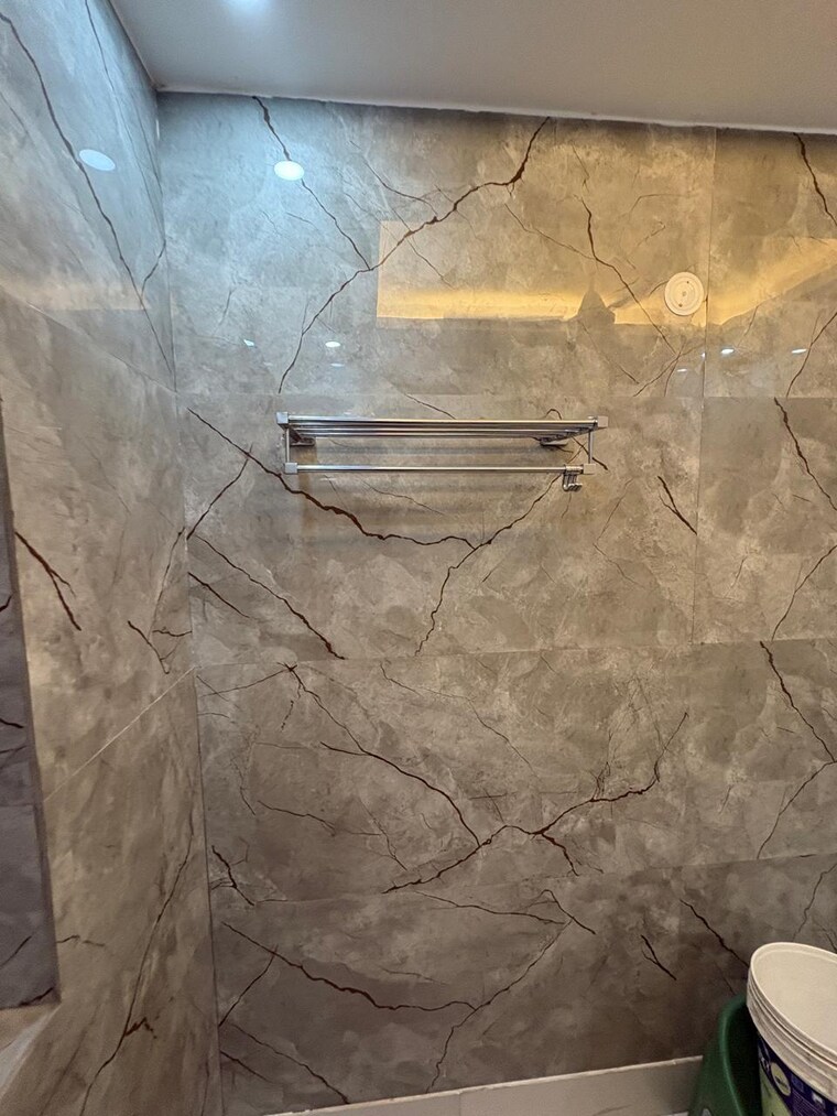 Bathroom, sector 43 3 Bedroom 1400 Sq.Ft. Builder Floor In Sector 43 Faridabad 8489665