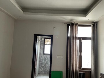 Building Lobby in 3 BHK Apartment at Gomti Nagar – for Rent