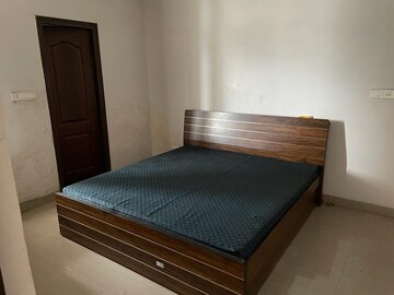 Bedroom in 3 BHK Apartment at Gomti Nagar – for Rent