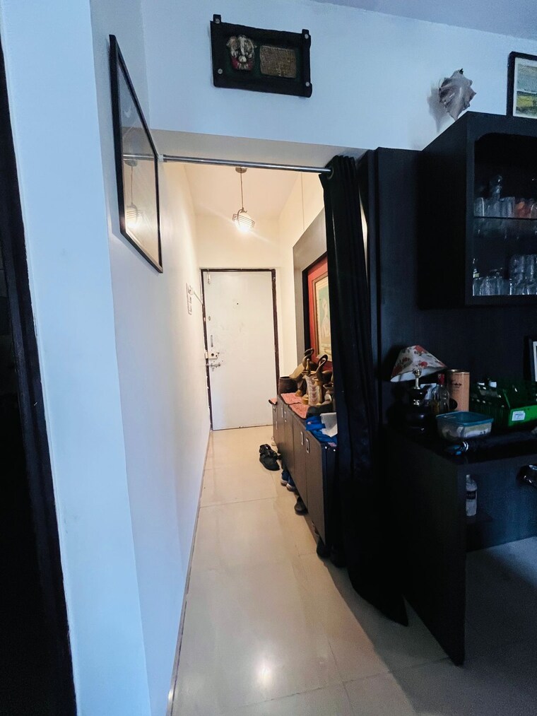  Parking, thane west 2 Bedroom 680 Sq.Ft. Apartment In Thane West Thane 8489690