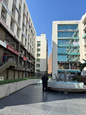  Shop For Sale in Kudasan