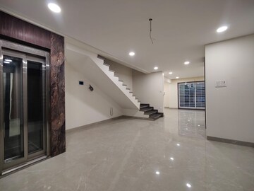 Lift in 4 BHK Villa at Vasai West – for Sale