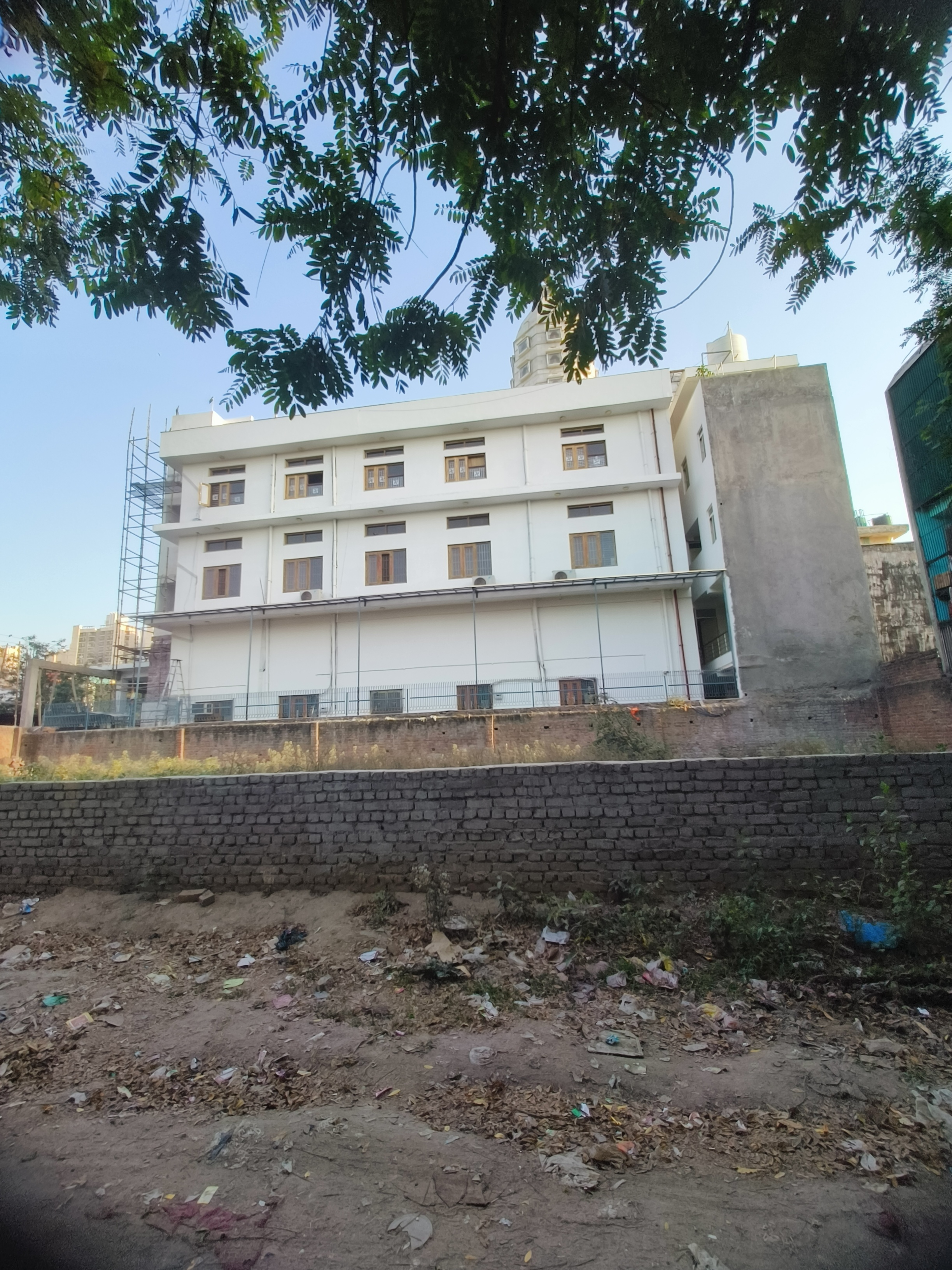 Plot For Sale in Indrapuram