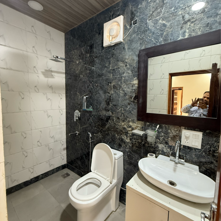 Attached Bathroom, east of kailash 2 Bedroom 1250 Sq.Ft. Builder Floor In East Of Kailash Delhi 8489775