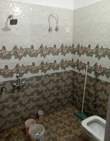 Bathroom in 2 BHK Villa at Jankipuram – for Rent