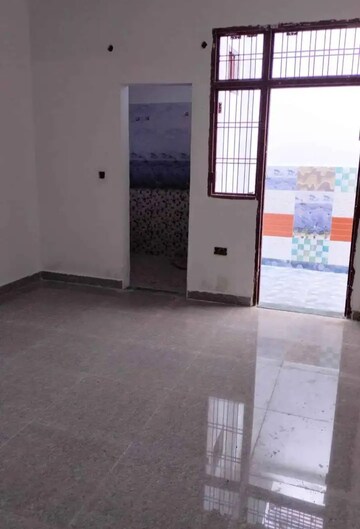 Room in 2 BHK Villa at Jankipuram – for Rent