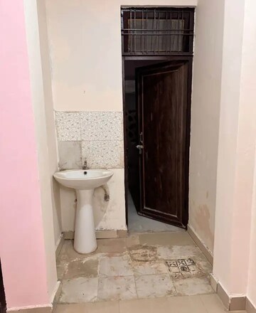 Bathroom in 2 BHK Villa at Aliganj – for Rent