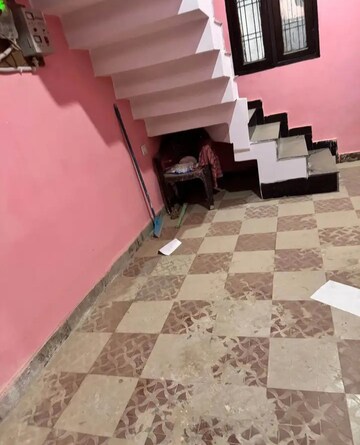 Master Bedroom in 2 BHK Villa at Aliganj – for Rent