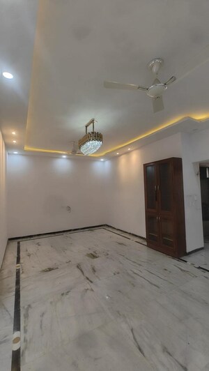 Room in 3 BHK Apartment at Ireo Skyon, Sector 60 – for Sale