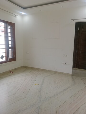 Room in 2.5 BHK Independent House at Sector 18 – for Rent