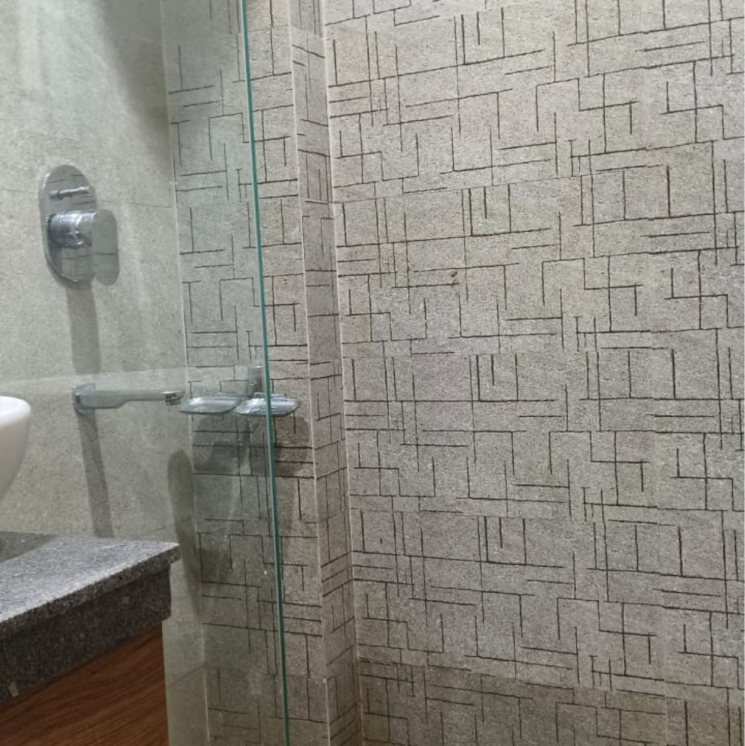 Bathroom, east of kailash 3 Bedroom 1350 Sq.Ft. Builder Floor In East Of Kailash Delhi 8489816