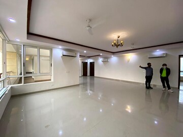 Room in 4 BHK Apartment at ABA Cleo County, Sector 121 – for Rent