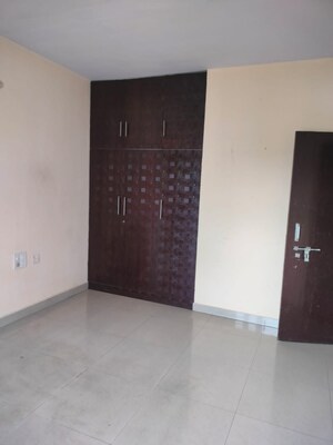 Room in 4 BHK Apartment at Emaar Emerald Floors, Sector 65 – for Sale