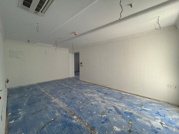 Room in 4 BHK Apartment at DSR The Classe, Narsingi – for Rent
