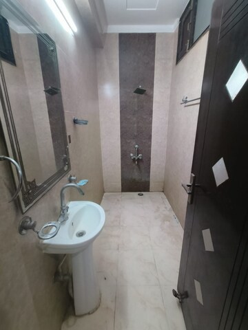 Bathroom in 2 BHK Builder Floor at Sector 47 – for Rent