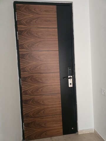 Furnished Amenities in 3 BHK Apartment at Rajesh Raj Infinia, Malad West – for Rent