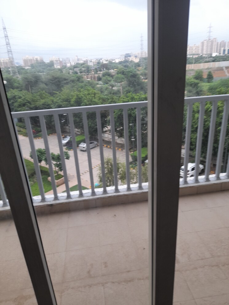 Balcony, emaar-the-palm-drive-palm-studios 4 Bedroom 3800 Sq.Ft. Apartment In Sector 66 Gurgaon 8490000