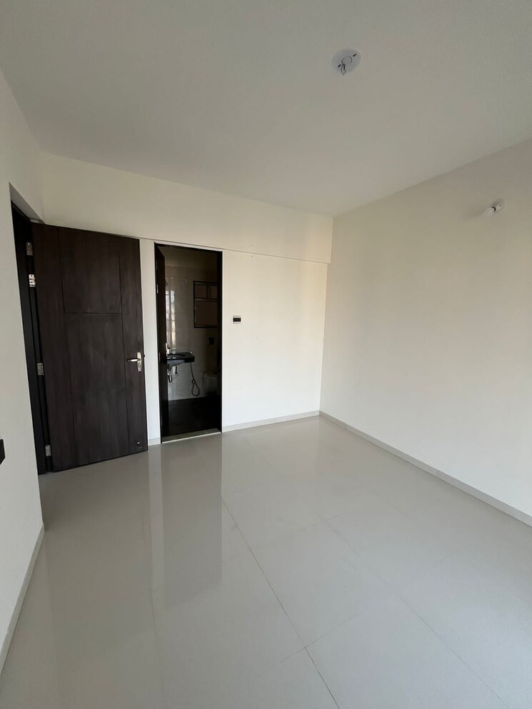 Room, nyati-group-evolve-2 2 Bedroom 1050 Sq.Ft. Apartment In Magarpatta City Pune 8490001