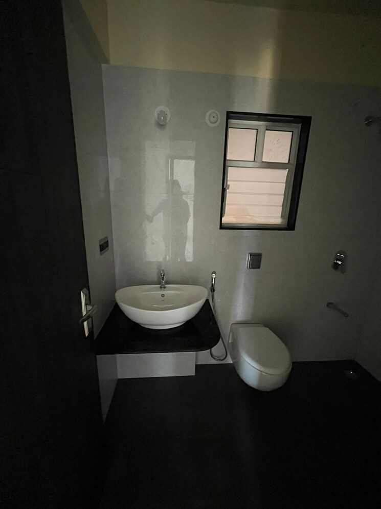 Bathroom, nyati-group-evolve-2 2 Bedroom 1050 Sq.Ft. Apartment In Magarpatta City Pune 8490001
