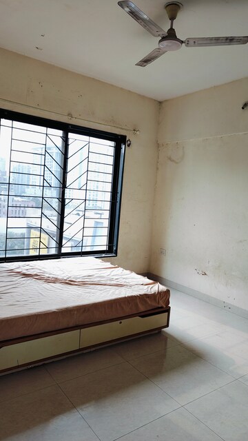 Room in 2 BHK Apartment at Magarpatta City Roystonea, Hadapsar – for Rent