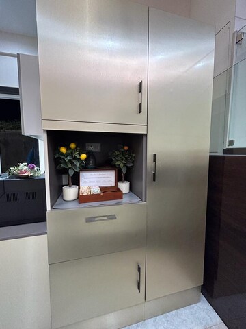 Furnished Amenities in 3 BHK Apartment at Indiabulls Sky, Lower Parel – for Sale