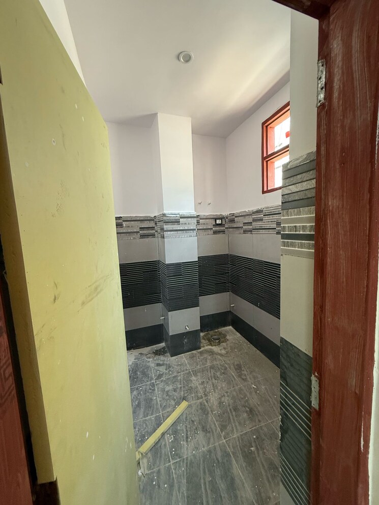 Bathroom, sector 11 3 Bedroom 450 Sq.Ft. Independent House In Sector 11 Gurgaon 8490165