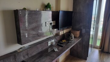 Furnished Amenities in 1 BHK Apartment at Paramount Golfforeste, Zeta I Greater Noida – for Rent