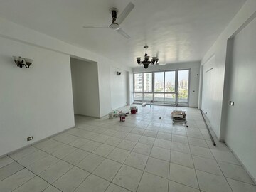 Bathroom in 3 BHK Apartment at Vatika City, Sector 49 – for Rent