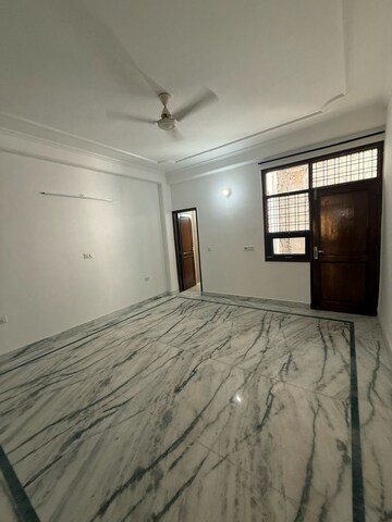 Room in 4 BHK Builder Floor at Sector 7 – for Sale